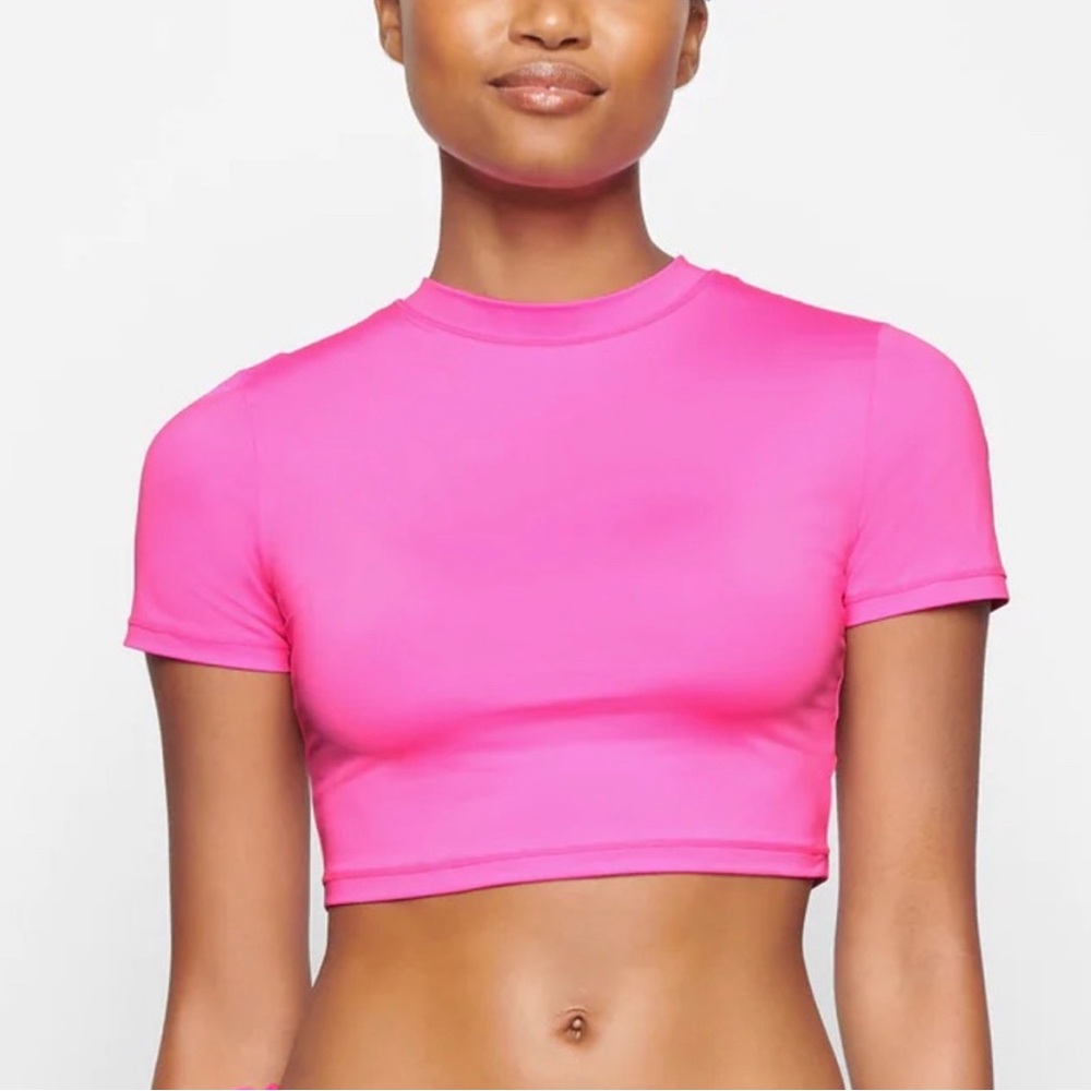 🔥NWT SKIMS Swim Shirt Taffy